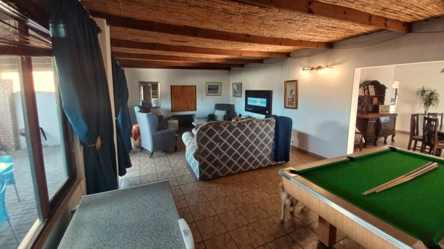 4 Bedroom Property for Sale in Britannia Bay Western Cape